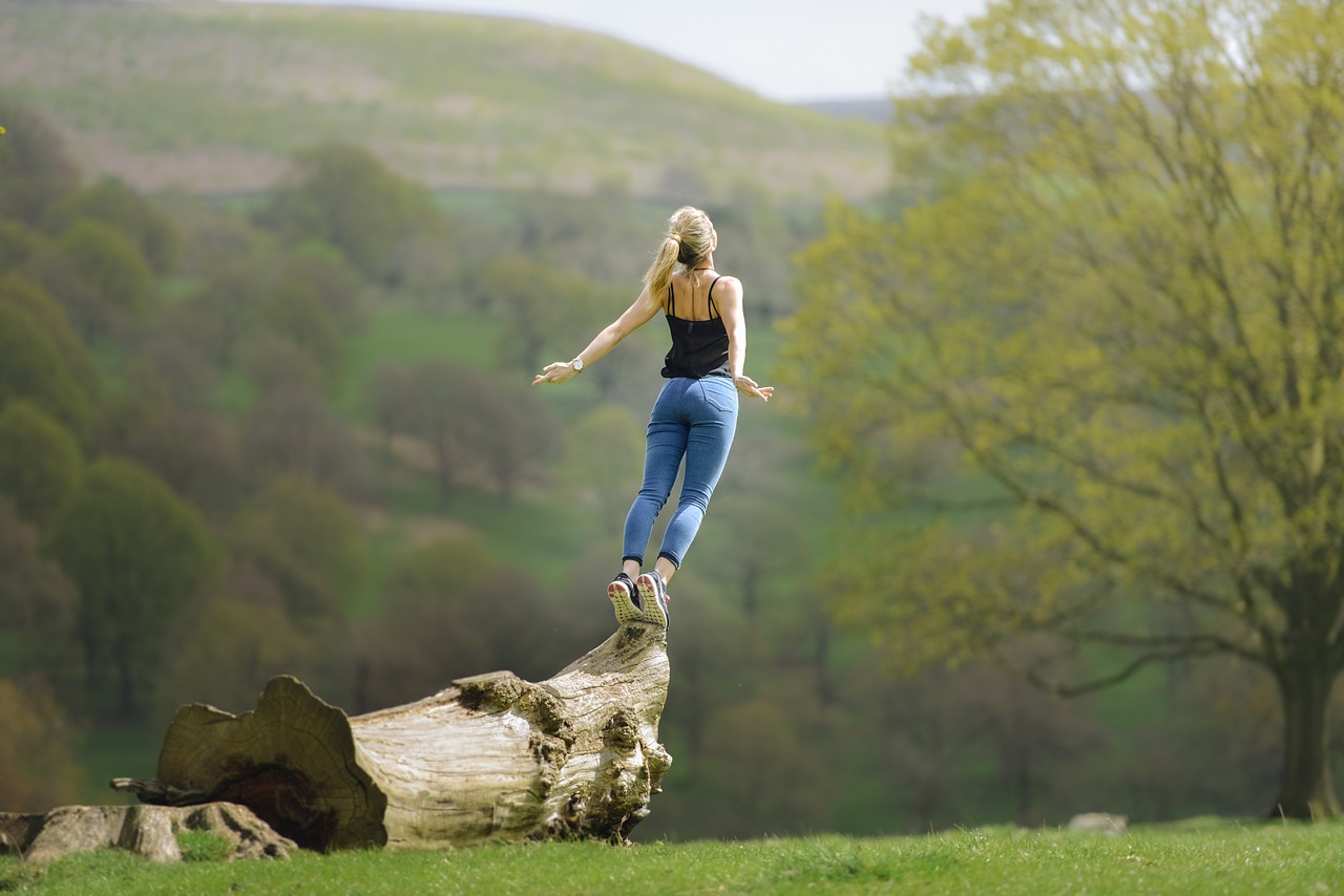 free traveller free woman